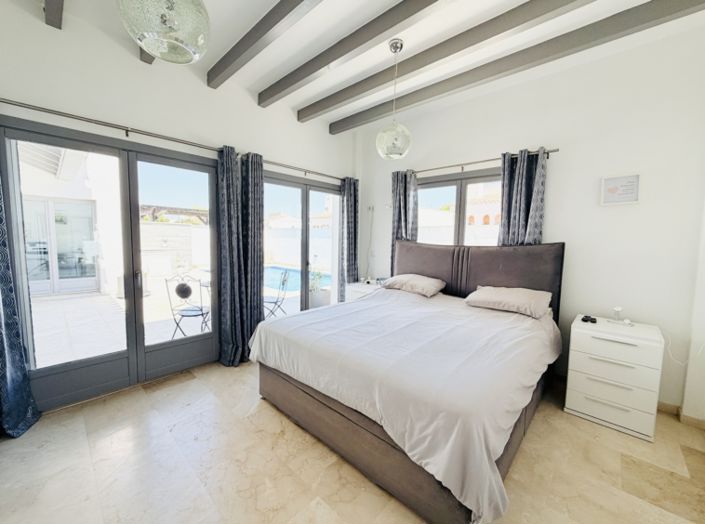 Image No.34-4 Bed Villa for sale