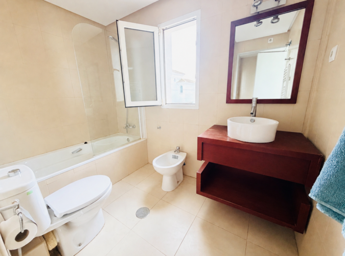 Image No.17-3 Bed Townhouse for sale