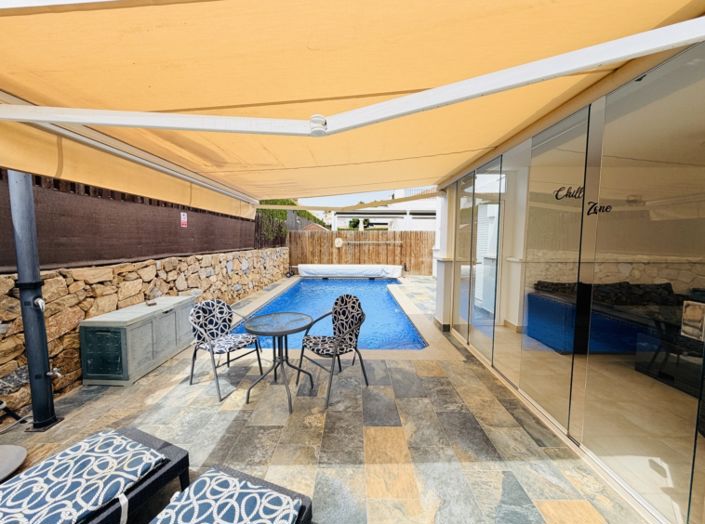 Image No.8-2 Bed Villa for sale