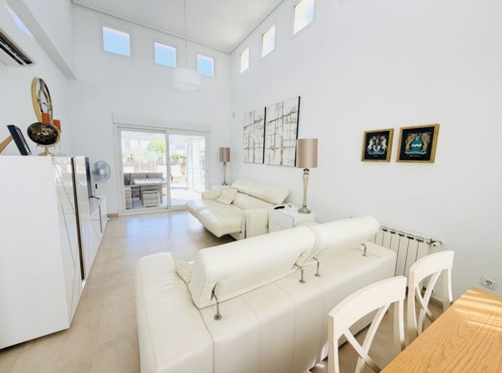 Image No.16-2 Bed Villa for sale