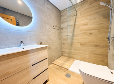bathroom-758x564