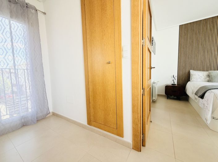 Image No.16-2 Bed Townhouse for sale
