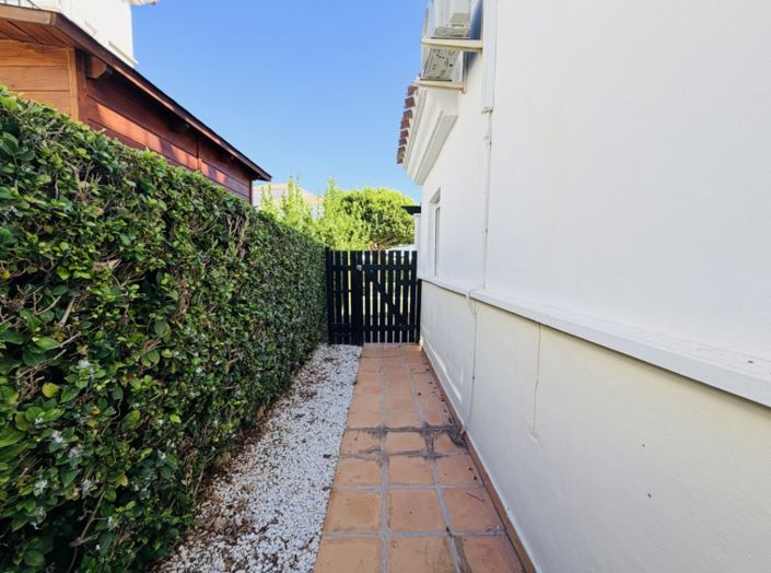 Image No.18-2 Bed Townhouse for sale