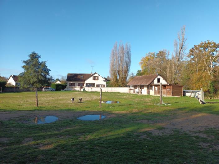 Image No.1-Propriété de pays de 8 chambres à vendre à Marmagne
