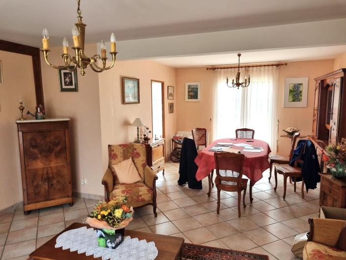 Image No.8-Villa / Détaché de 5 chambres à vendre à Mehun-sur-Yèvre