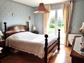 Image No.8-Villa / Détaché de 5 chambres à vendre à Mehun-sur-Yèvre