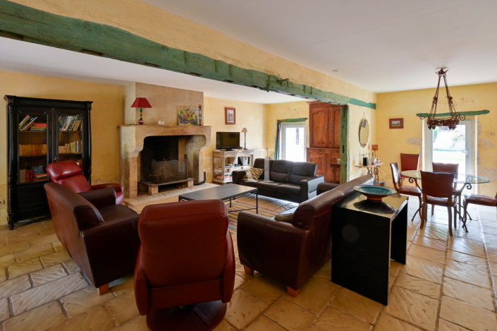 Image No.16-14 Bed Property for sale