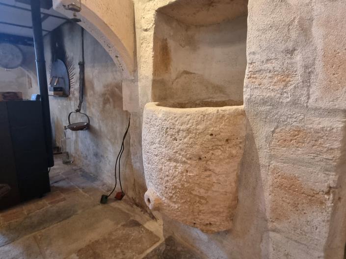 Image No.18-14 Bed Property for sale