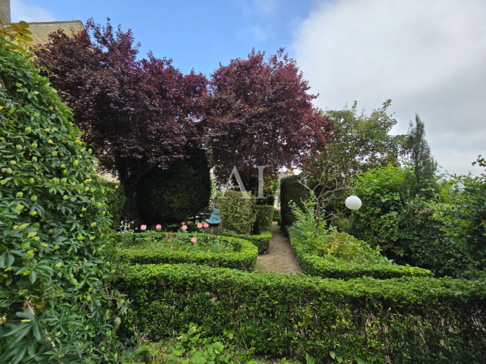 Image No.9-7 Bed House for sale