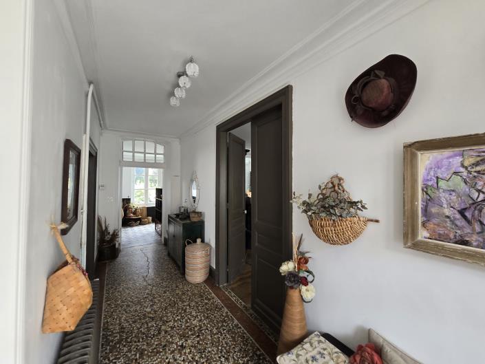 Image No.16-7 Bed House for sale