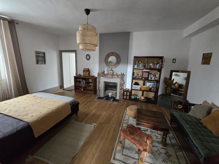 Image No.18-7 Bed House for sale