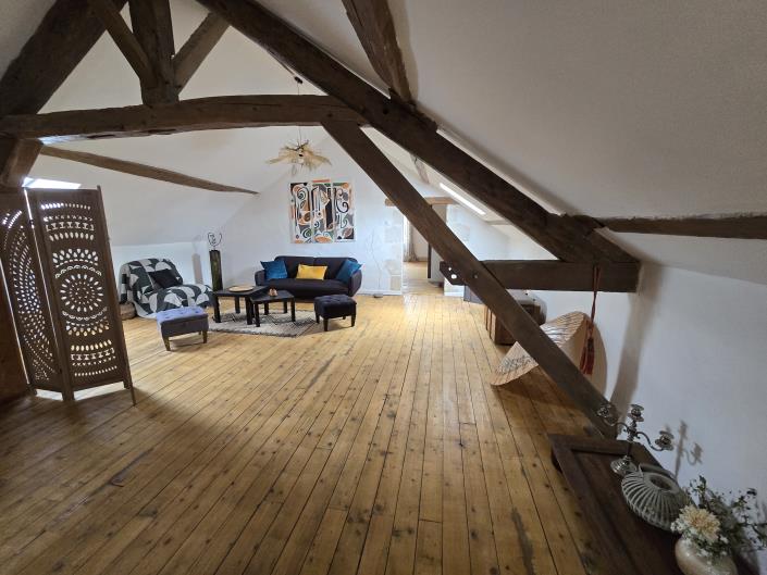 Image No.21-7 Bed House for sale