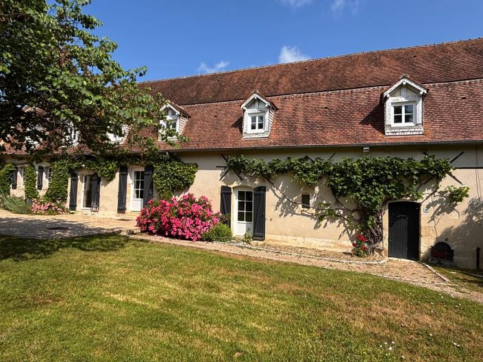 Image No.1-7 Bed House for sale