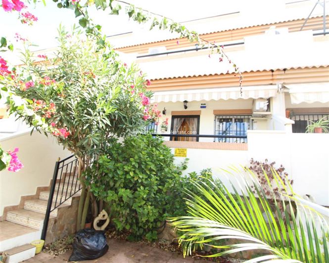 Image No.1-Maison de ville de 3 chambres à vendre à Torrevieja