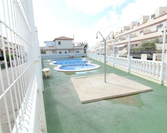 Image No.2-Maison de ville de 3 chambres à vendre à Torrevieja