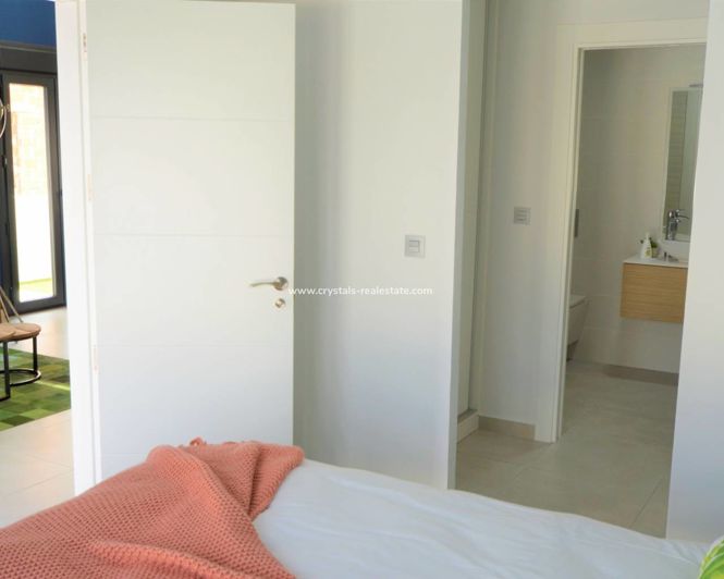 Image No.14-2 Bed Bungalow for sale