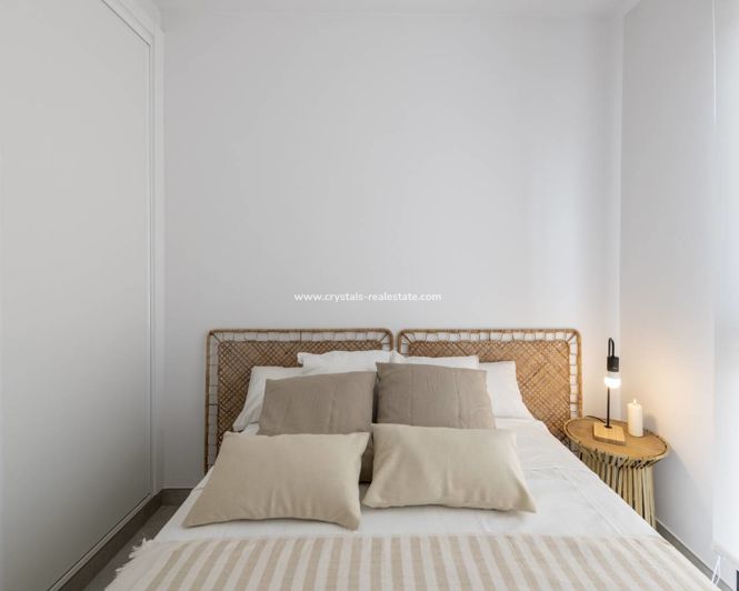 Image No.19-2 Bed Apartment for sale