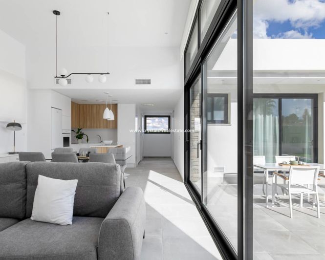 Image No.18-3 Bed Villa for sale