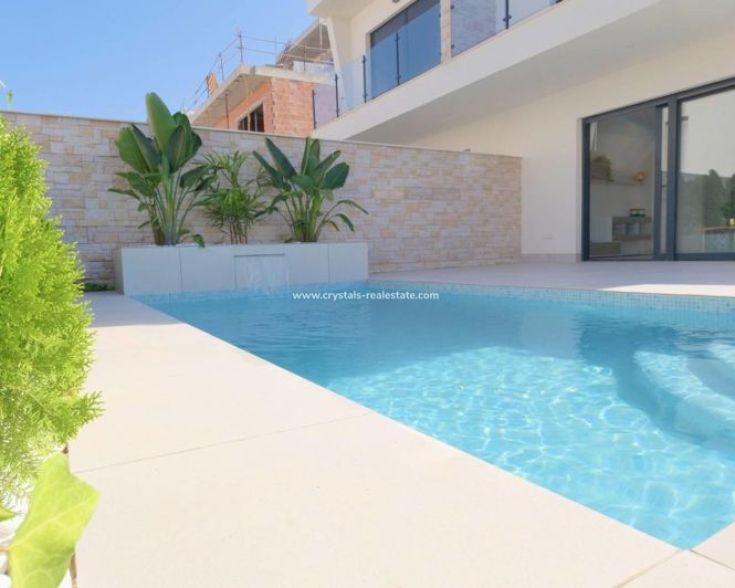 Image No.2-4 Bed Villa for sale