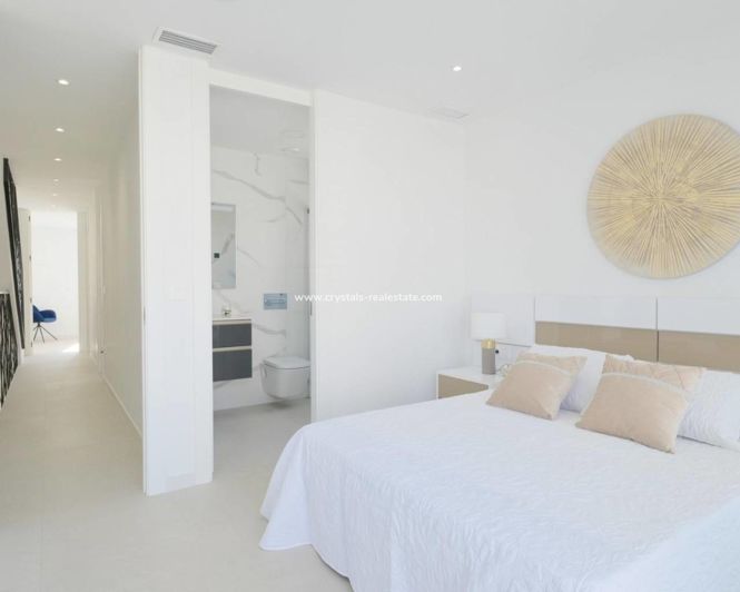 Image No.24-4 Bed Villa for sale