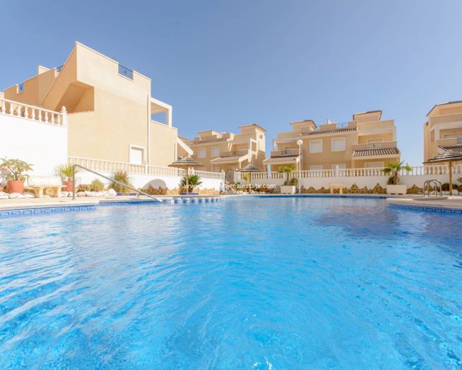 Image No.26-3 Bed Property for sale