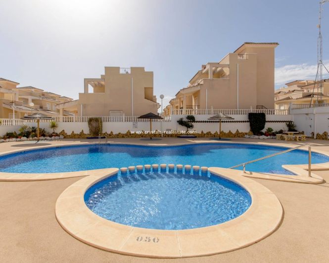 Image No.28-3 Bed Property for sale