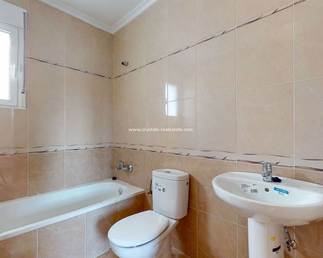 Image No.8-3 Bed Property for sale