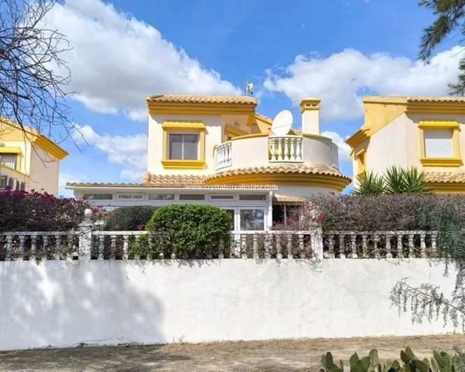Image No.1-3 Bed Villa for sale