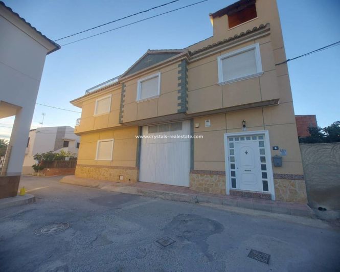 Image No.1-3 Bed Apartment for sale