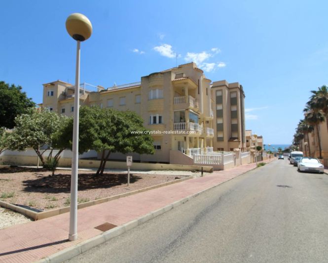 Image No.1-3 Bed Property for sale