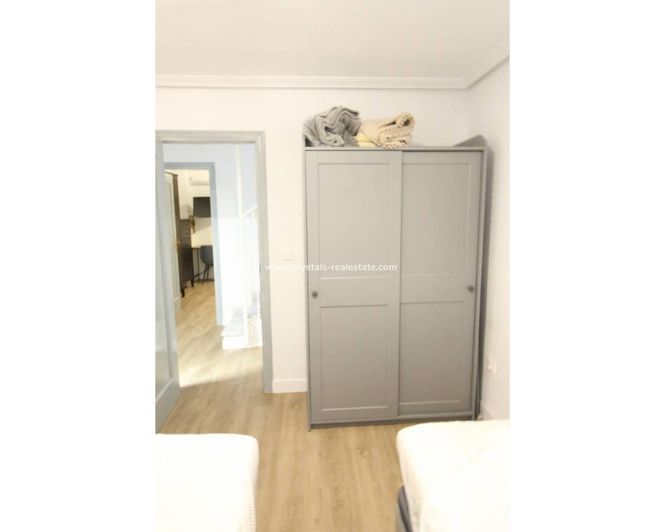 Image No.15-4 Bed Property for sale