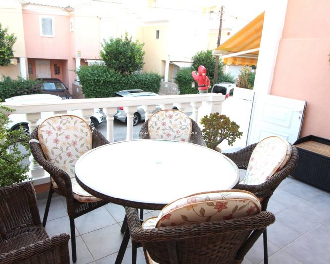 Image No.2-4 Bed Property for sale