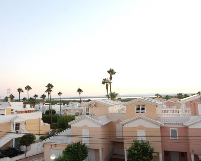 Image No.29-4 Bed Property for sale