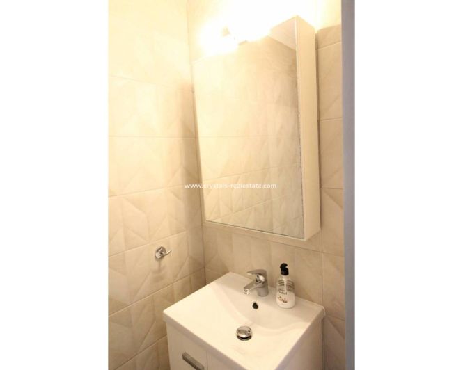 Image No.7-4 Bed Property for sale