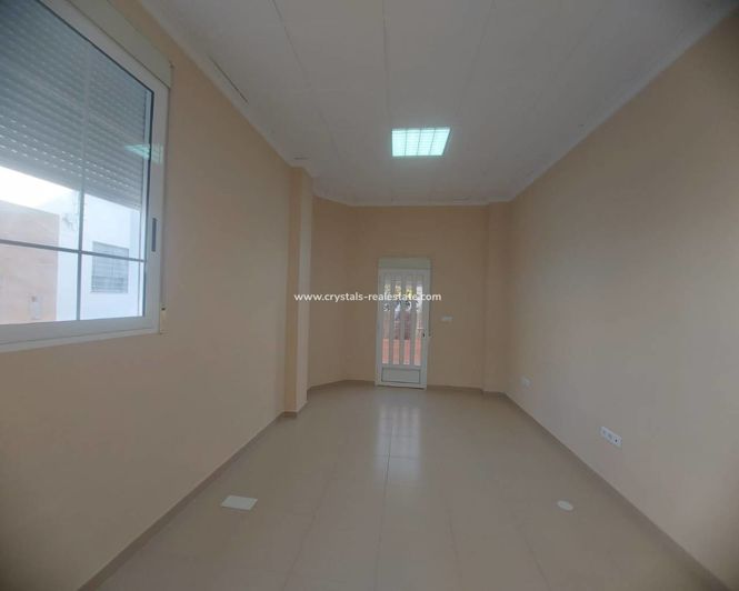 Image No.19-3 Bed Apartment for sale