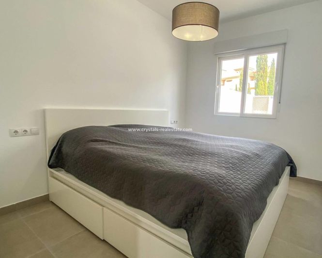 Image No.19-2 Bed Property for sale