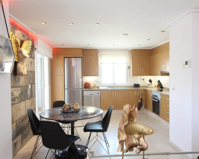 Image No.10-3 Bed Apartment for sale