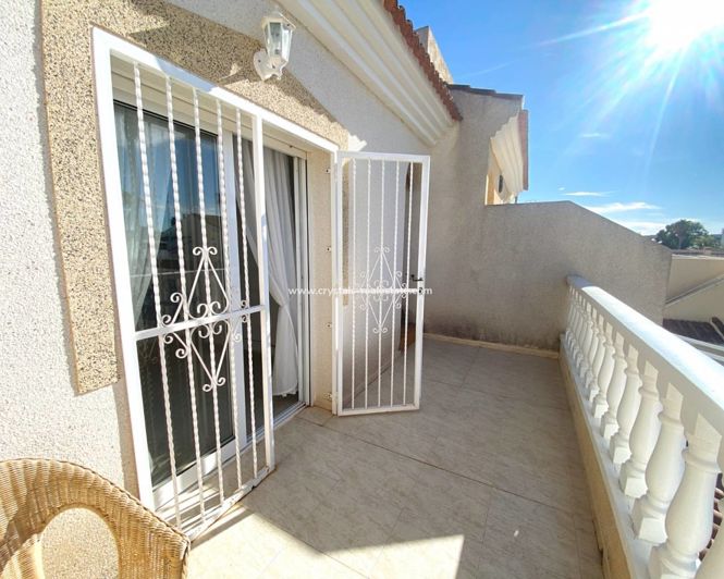Image No.17-3 Bed House for sale