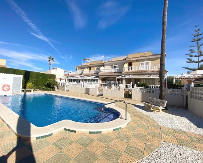 Image No.30-3 Bed House for sale