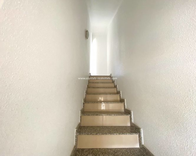 Image No.8-3 Bed House for sale