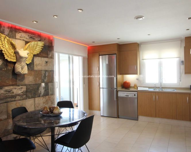 Image No.9-3 Bed Apartment for sale