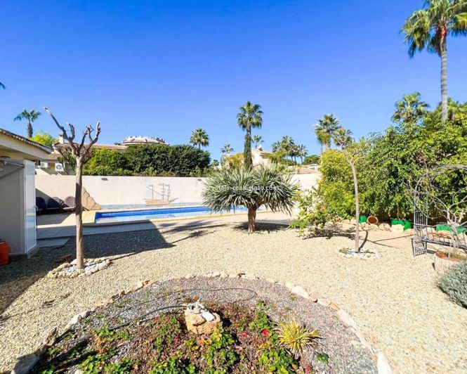 Image No.15-4 Bed Villa for sale