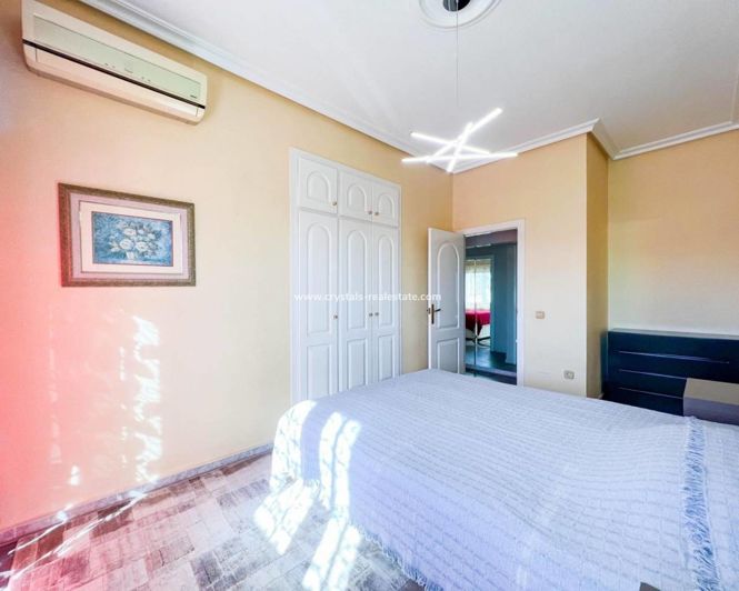 Image No.34-4 Bed Villa for sale