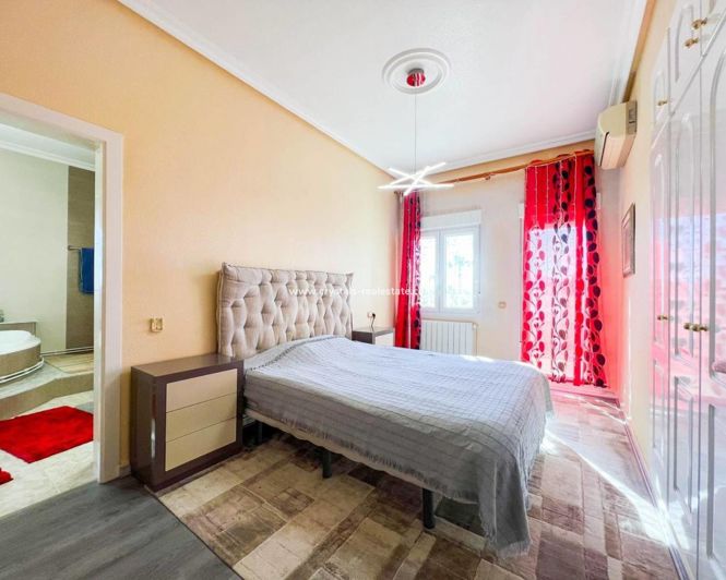 Image No.35-4 Bed Villa for sale