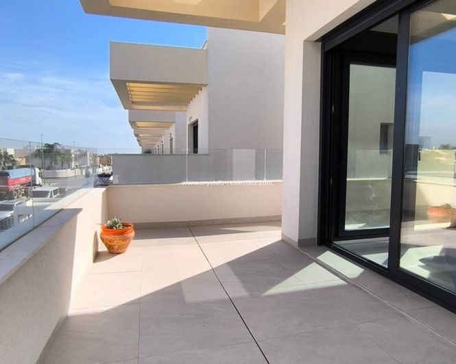 Image No.15-3 Bed Villa for sale