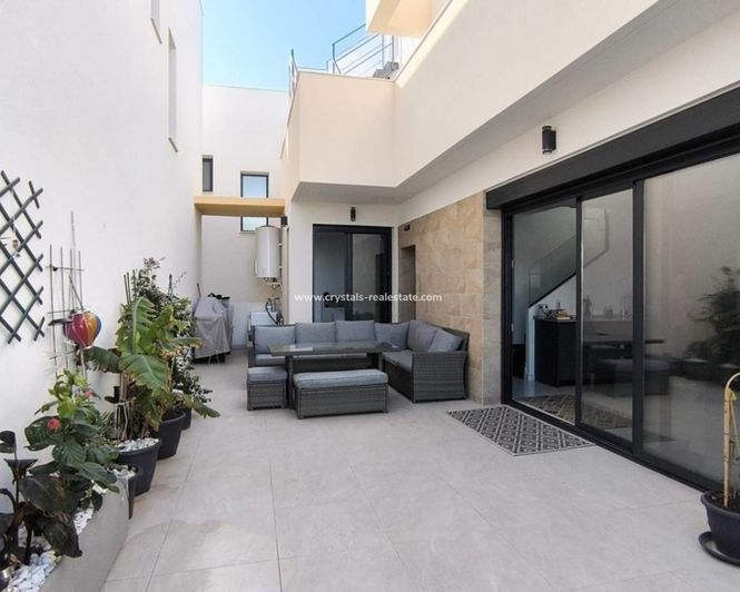 Image No.24-3 Bed Villa for sale