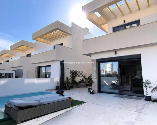 Image No.26-3 Bed Villa for sale