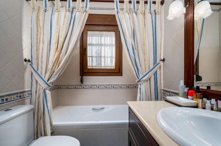 Image No.23-Villa de 4 chambres à vendre à Nerja