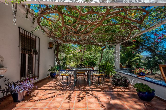 Image No.2-4 Bed Villa for sale