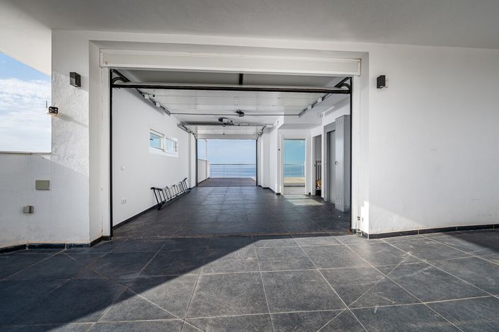 Image No.5-6 Bed Villa for sale